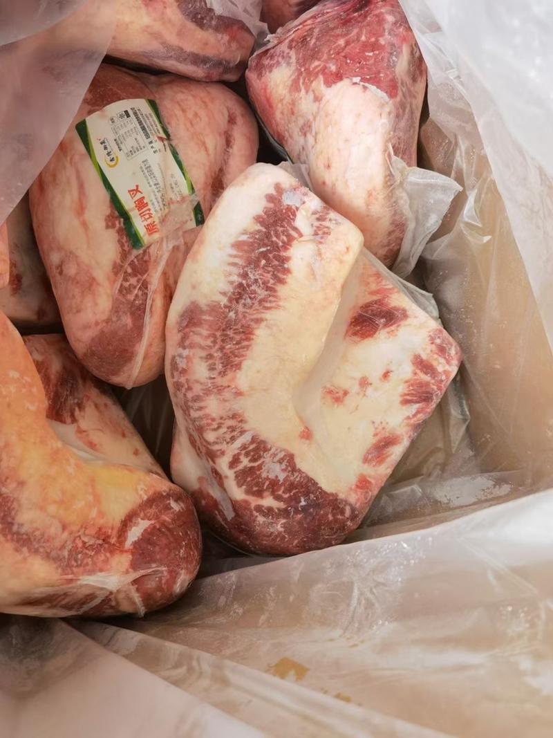牛胸叉肉，谷饲美肥，香脆可口肥瘦相间，不腻不柴货真价实。