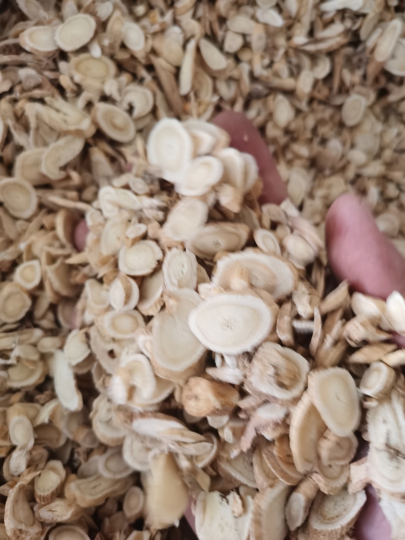 黄芪过4个筛泽润中药批发零售各种中药材