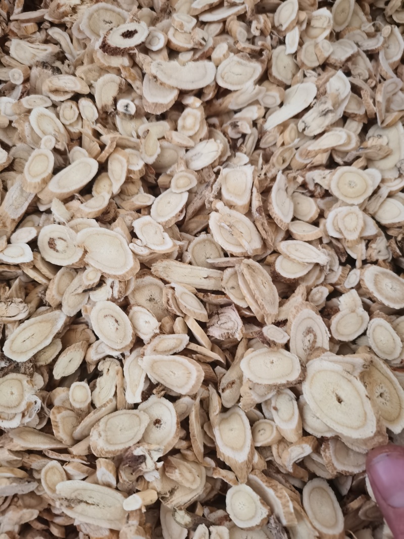 黄芪过4个筛泽润中药批发零售各种中药材