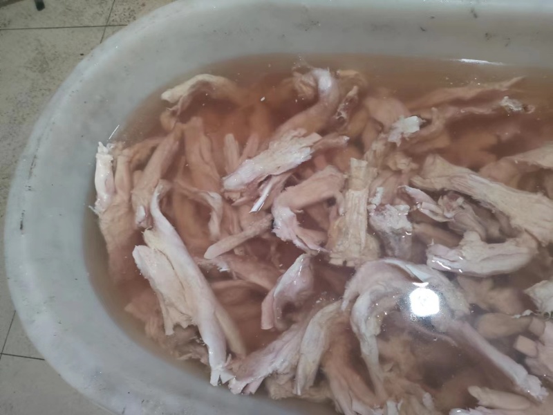 鸡毛肚，火烧毛牛蹄，牛肚，蹄筋，拐筋，生熟，去骨都有。