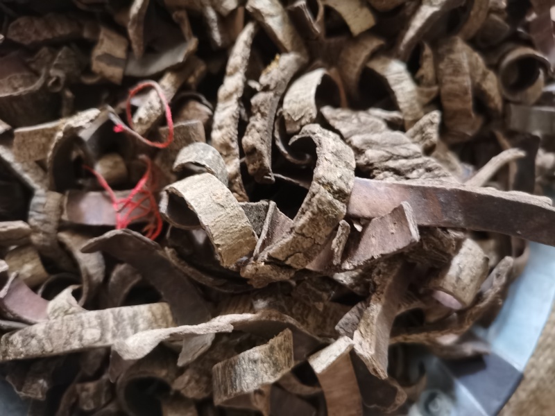 杜仲皮炒杜仲丝泽润中药批发零售各种中药材