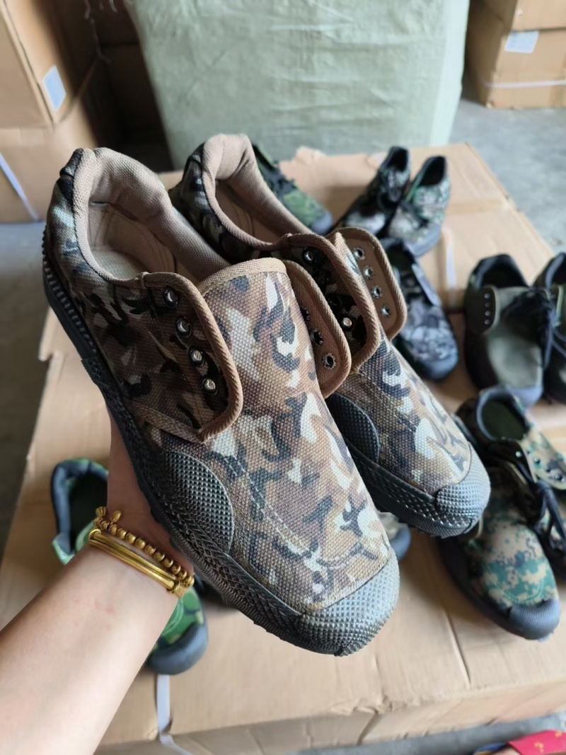 混装作训鞋，全部一级品，特价7.5元，300双起批