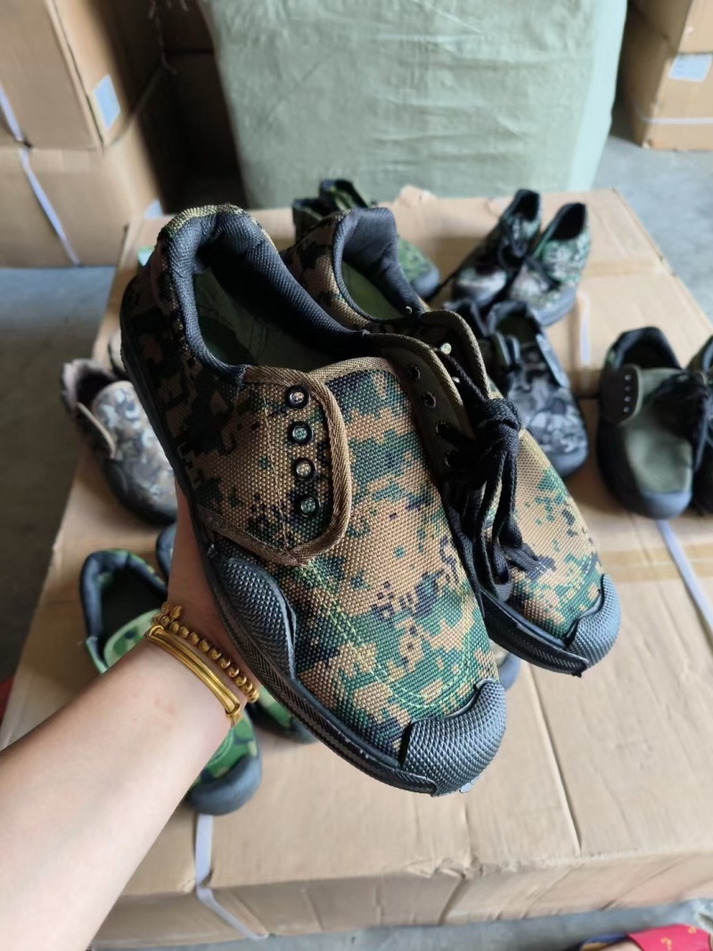 混装作训鞋，全部一级品，特价7.5元，300双起批
