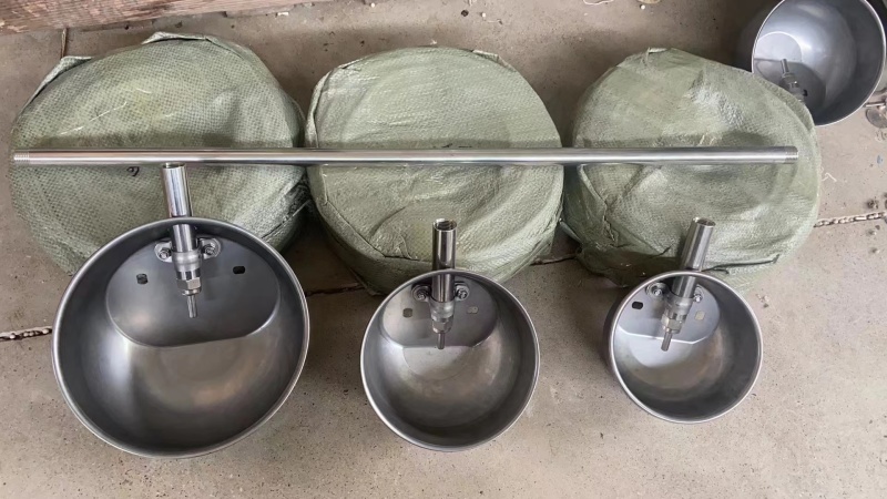 饮水碗大量供应各种规格山东德州厂家直发各种规格齐全