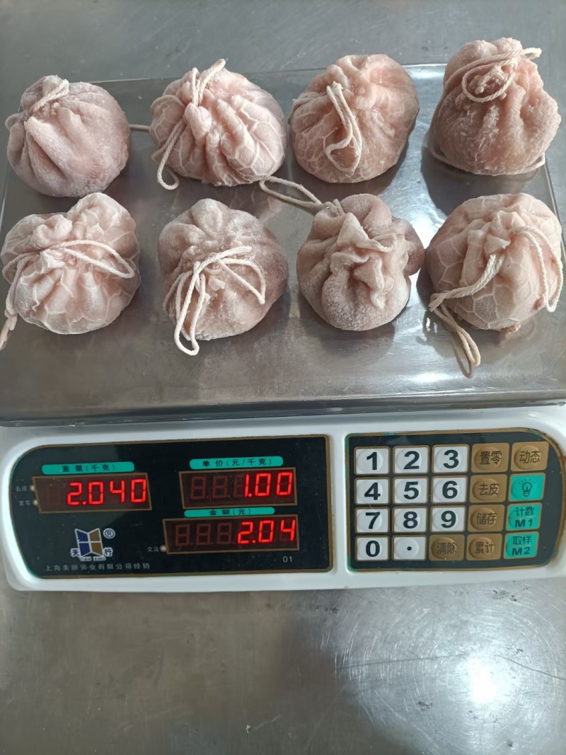 美味羊肚包肉，选用优质羊净肚新鲜羊肉牛肉包制，同等质量价