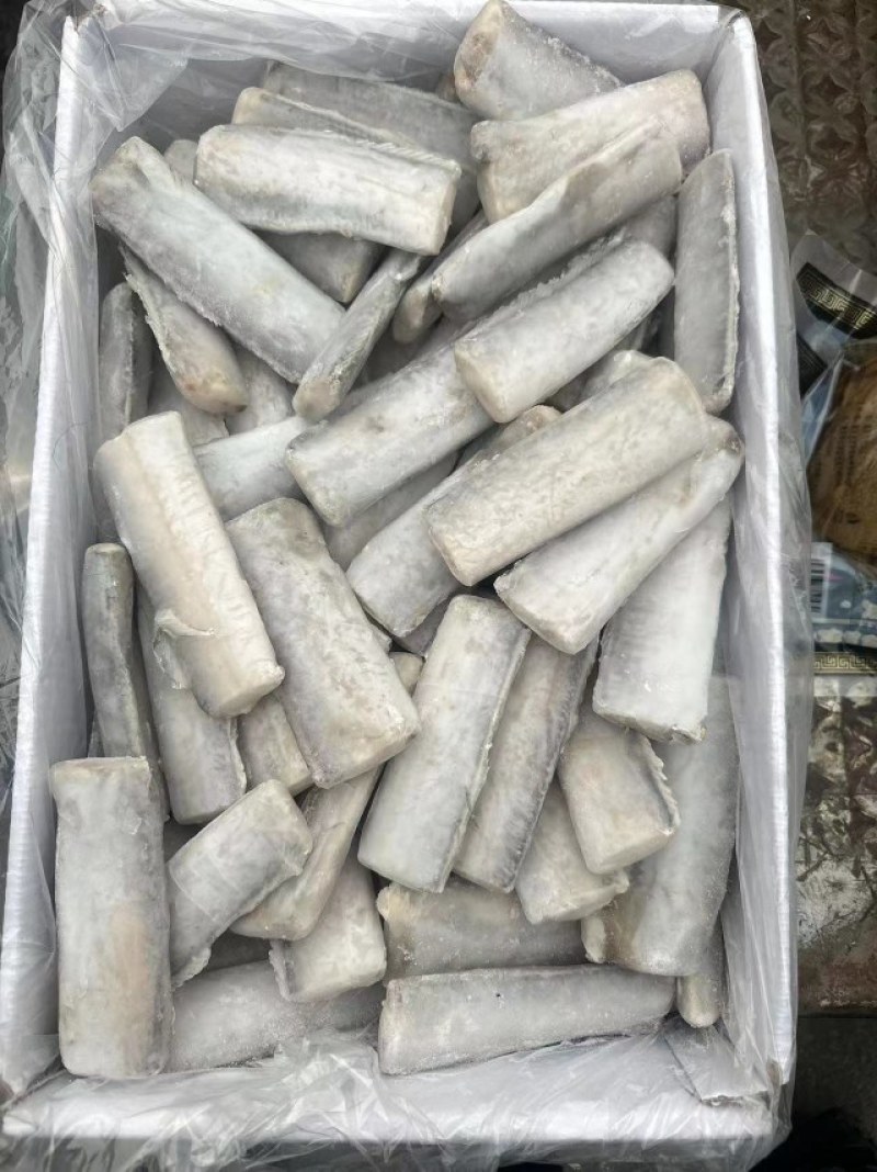 单冻带鱼段，中断，去头去尾，肉厚16斤一件