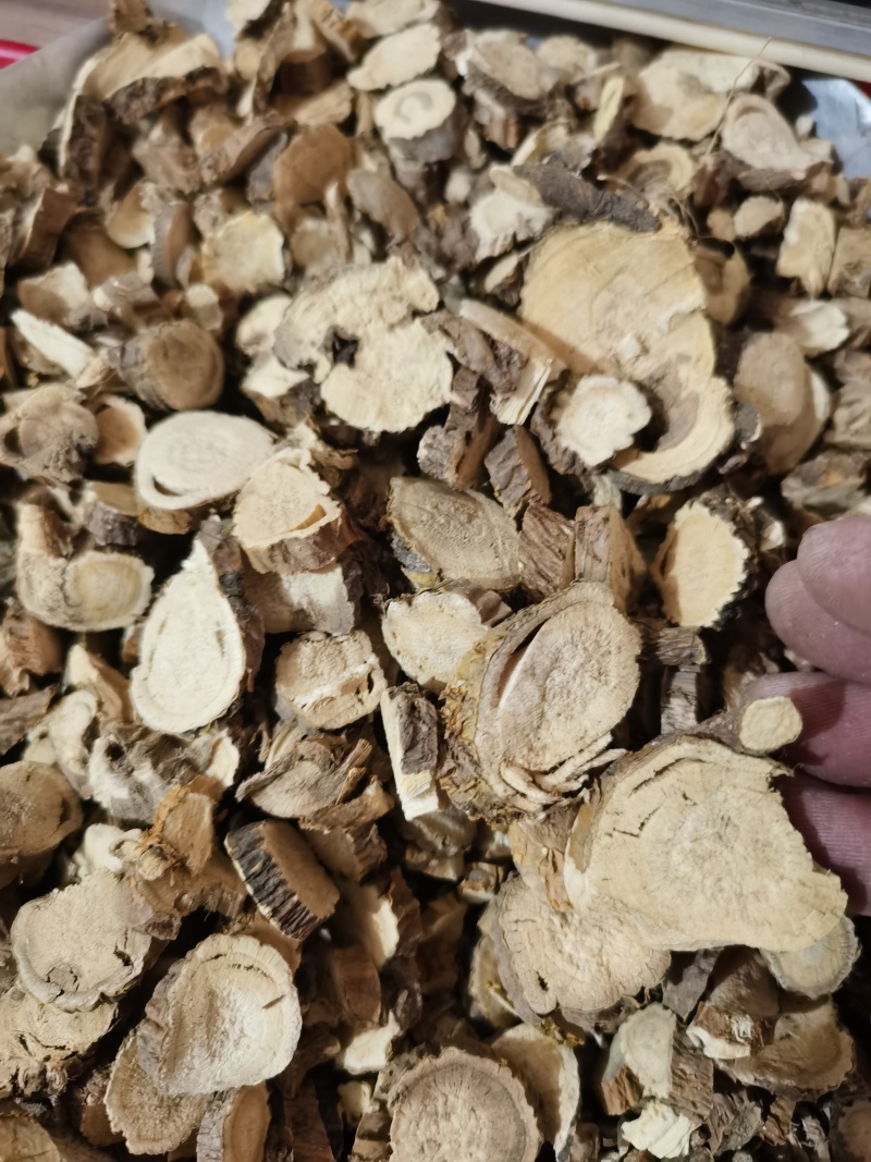 苦参过4个筛子泽润中药批发零售各种中药材