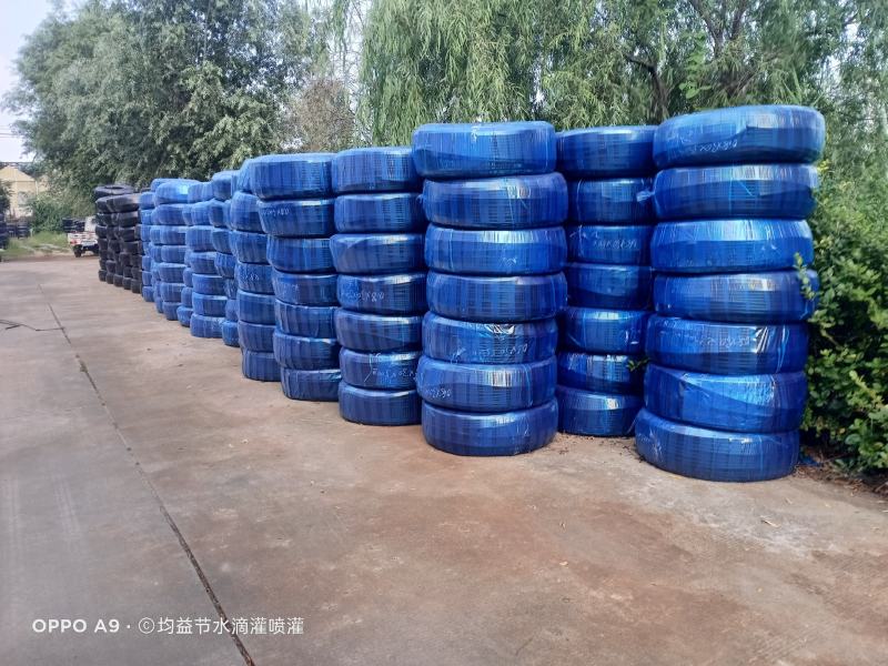 圆柱滴灌管果园，山地，葡萄等铺设方便！双滴孔抗晒耐用