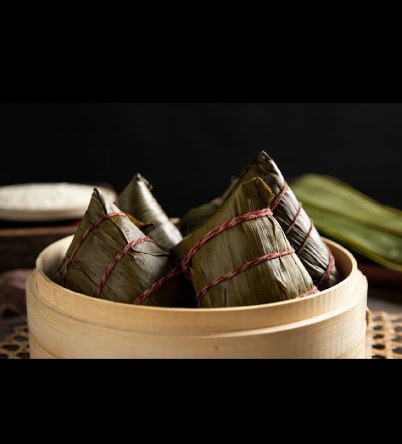 一个粽子70克，0.46元一个，蜜枣，豆沙，八宝，黑米