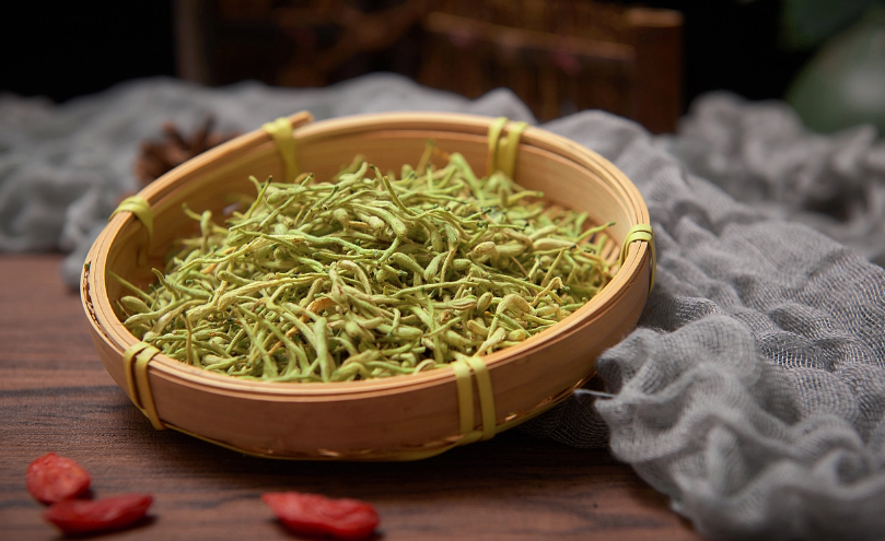 金丝皇菊决明子枸杞泡茶图
