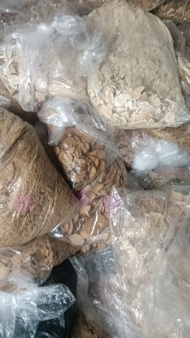 饼干经济型饲料，优质食品下脚料，促进肠胃吸收