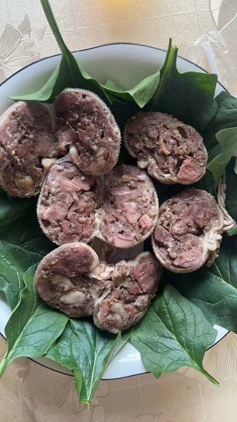 肚包肉，一斤称4个均匀，质量看得见，纯手工切块实拍。