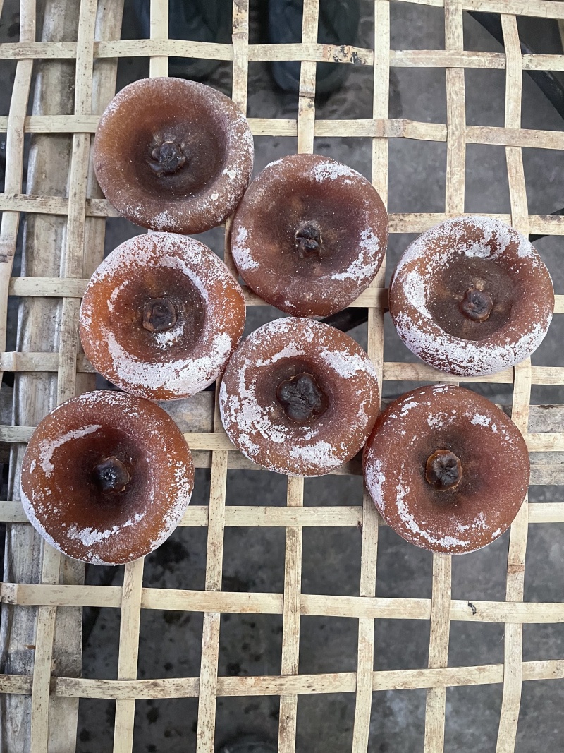 干爽柿饼，自然生霜，甘甜爽口！