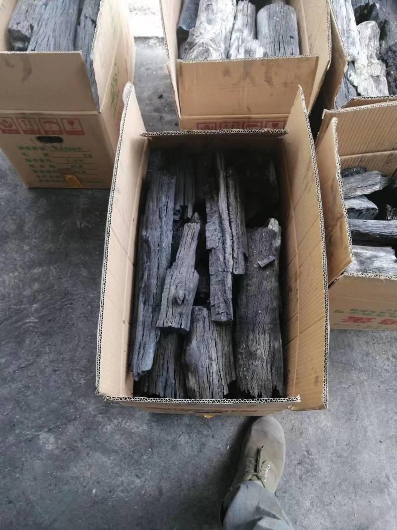贵州精品青岗炭，烧烤炭。品质好，耐烧，易燃，厂区直发，量
