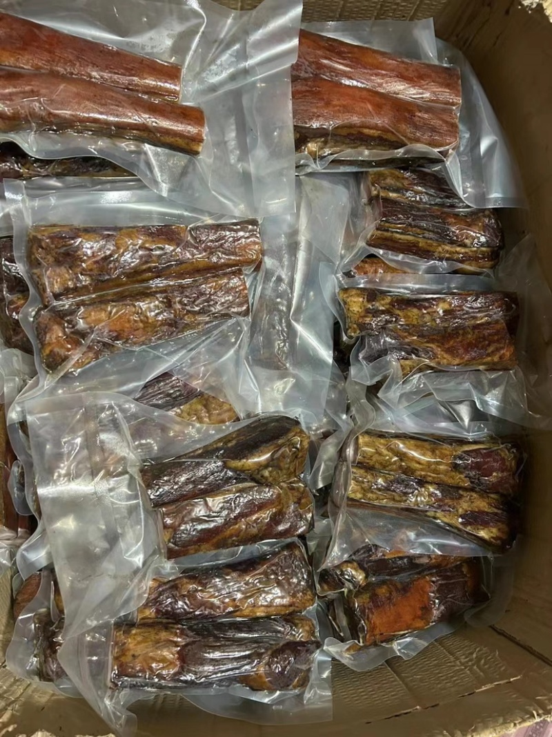 乐山精品腊肉，精选猪肉制作，品质保证欢迎选购