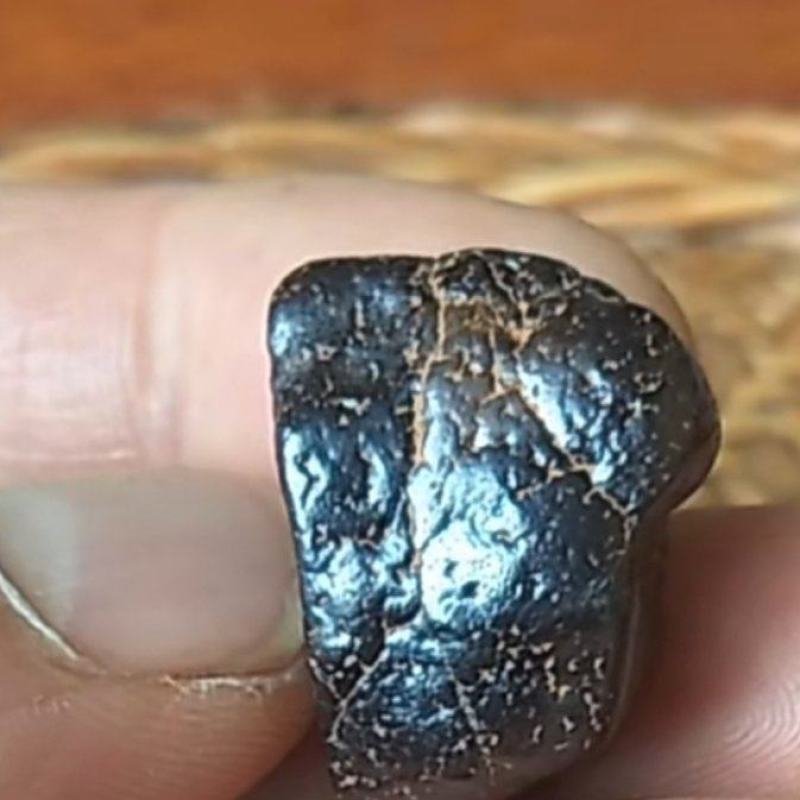 陨石，许愿石，流星。吊坠，气印，溶壳光亮，溶流文龟裂纹，