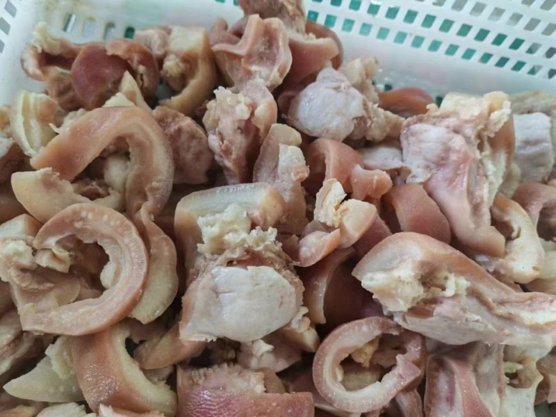 半熟鼻圈肉规格：10箱装六七成熟，