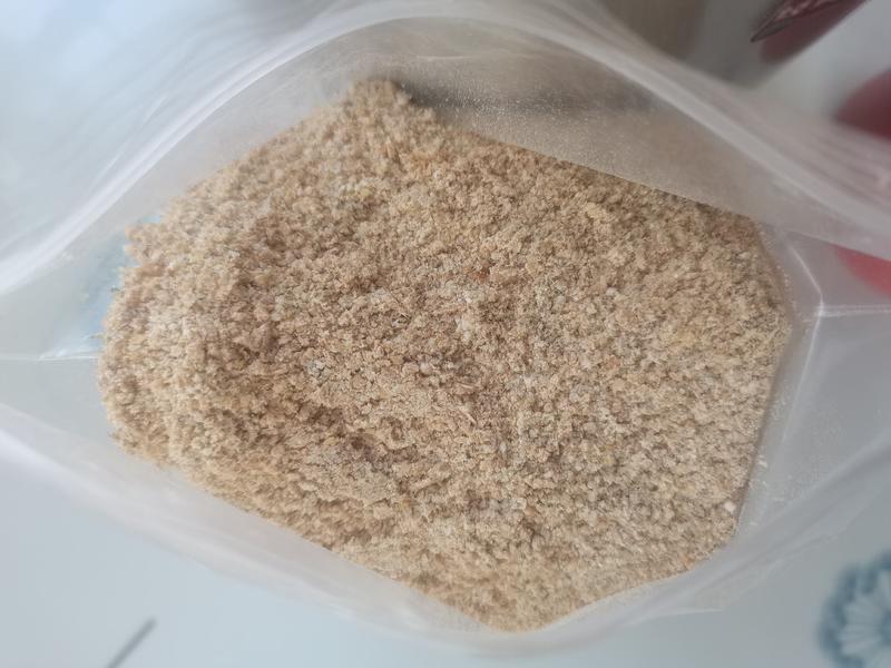 烘干麦麸88%小麦11%GGDS酒糟1%微量元素