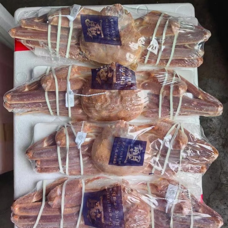 深海雪蟹（松叶蟹）肉质饱满，口感紧实，规格多样