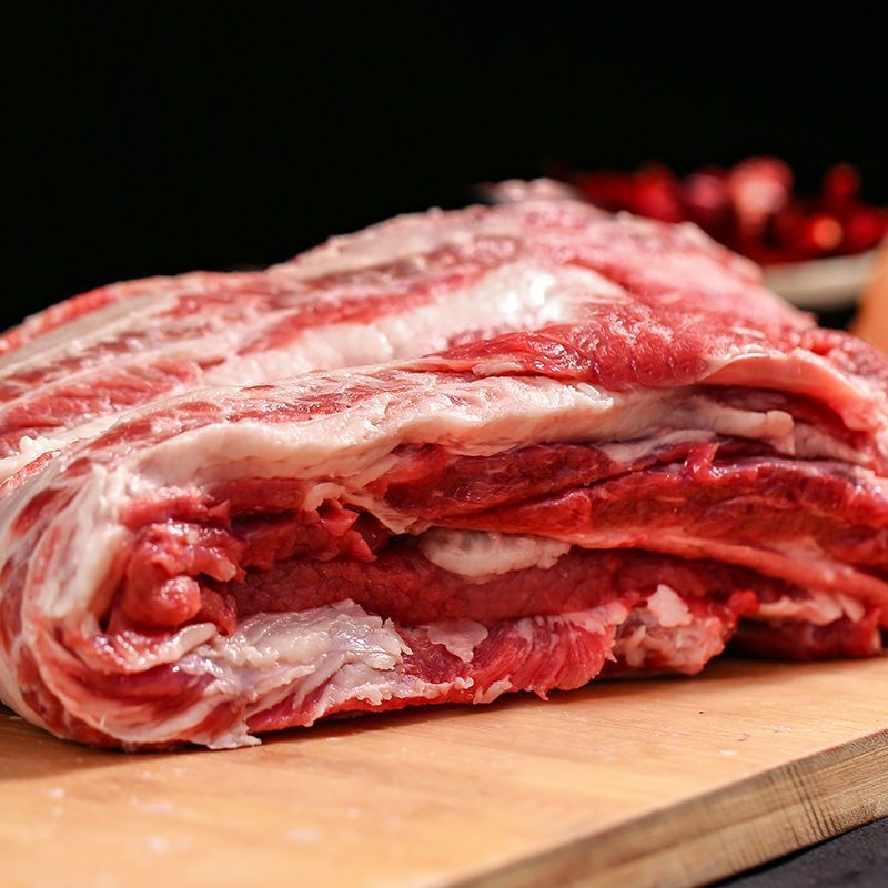 新鲜纯干牛肉，自己屠宰场屠宰，价格实惠。