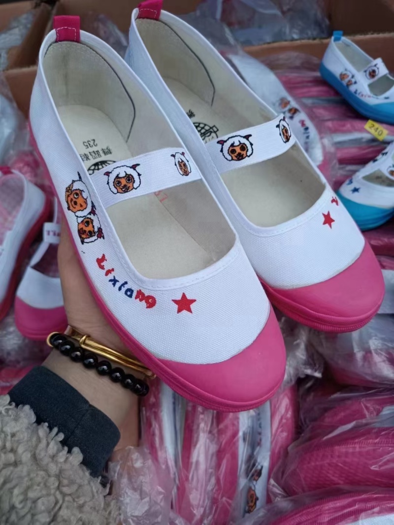 儿童舞蹈鞋，处理赶集摆摊大集非常适合随便卖