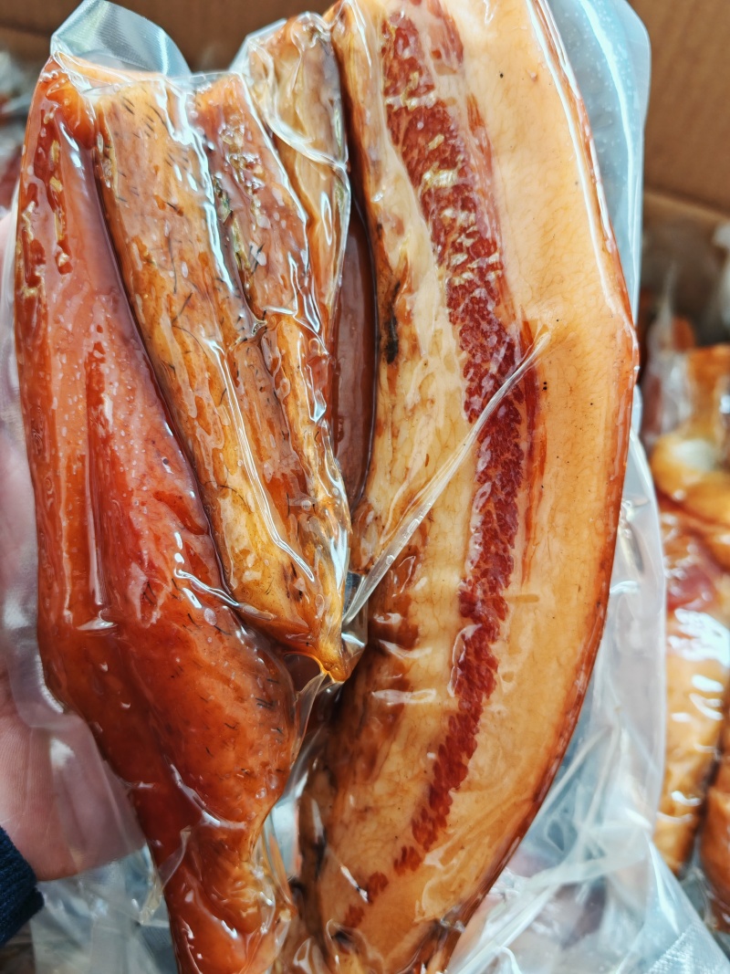 腊肉农家烟熏腊肉一斤一袋厂家直发