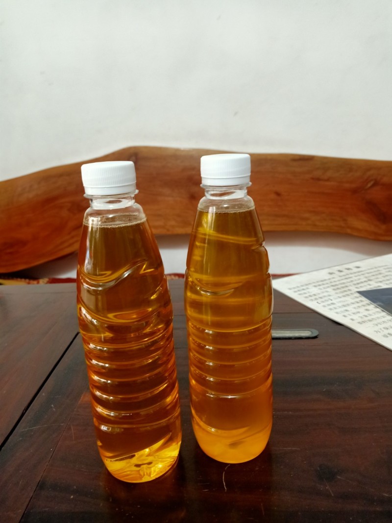 自家的白花细果山茶油