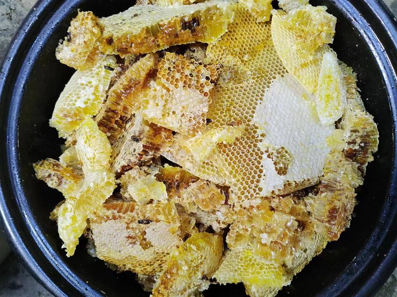 精选湖北土蜂蜜品质保障诚信经营可远程看货欢迎联
