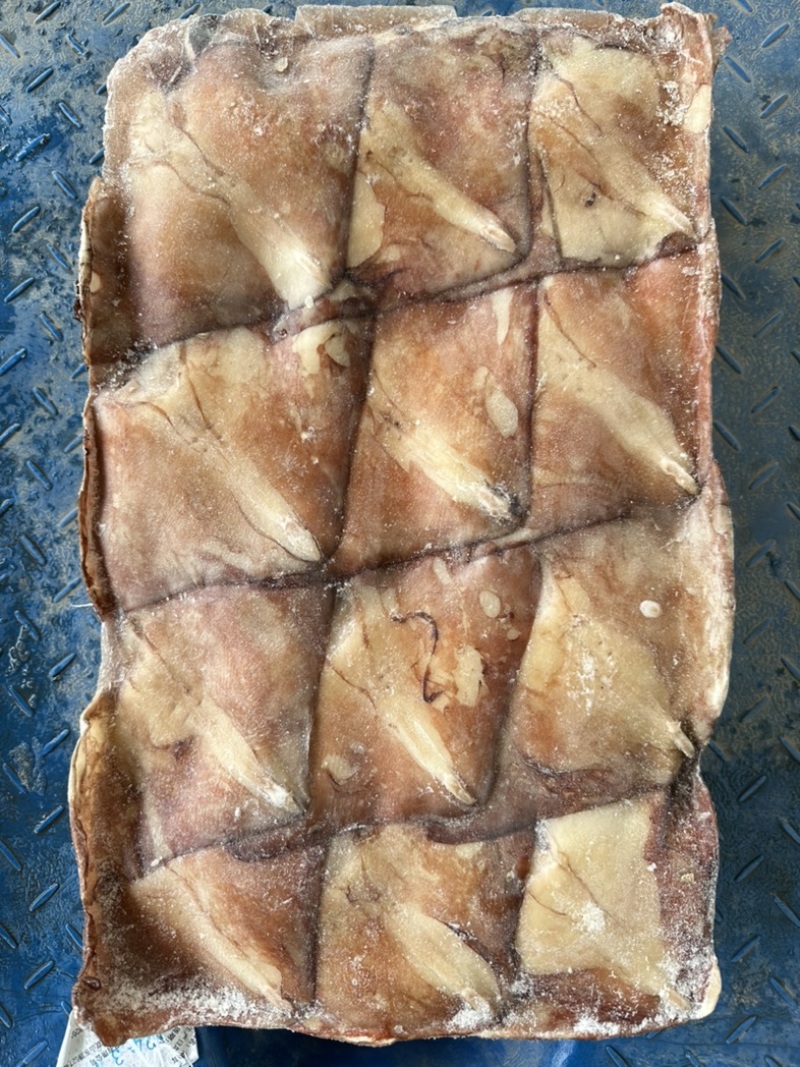 纯干原料秘鲁鱿鱼尾，价格合适，16公斤一件，1件2板，