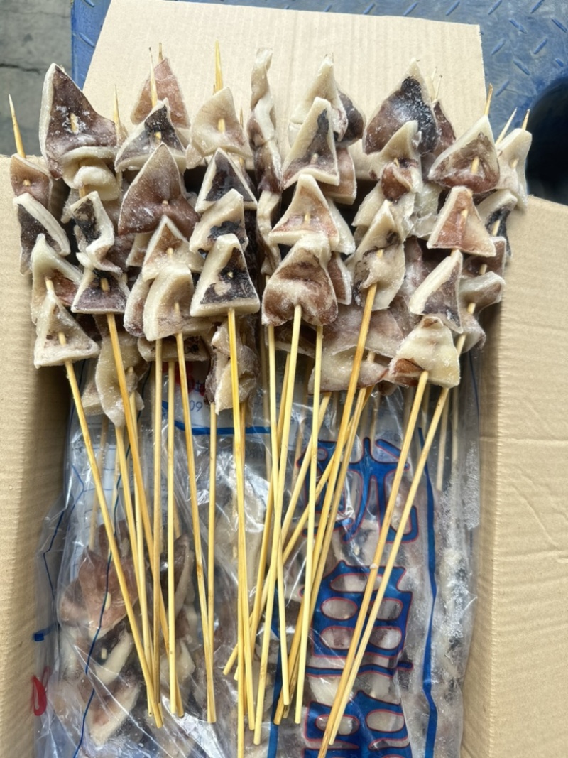 鱿鱼耳串，35克一支，100一支一件，5包*20支，，