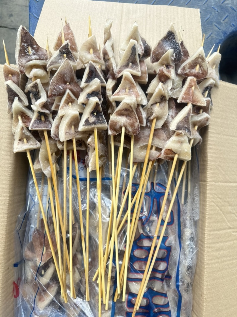 鱿鱼耳串，35克一支，100一支一件，5包*20支，，