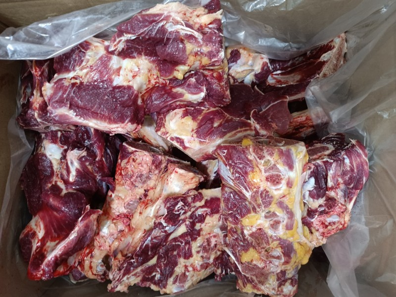 草地牛骨头，脖骨，间骨，胸叉，软肋，带肉棒骨，，，，，，