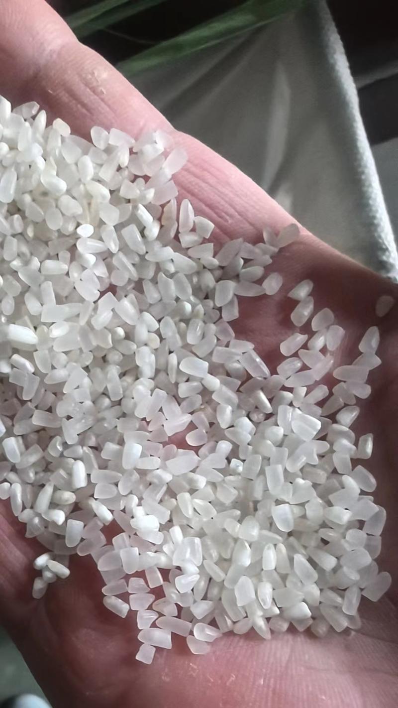 碎米:多产地多规格大中小碎。每个月可供应3万吨以上
