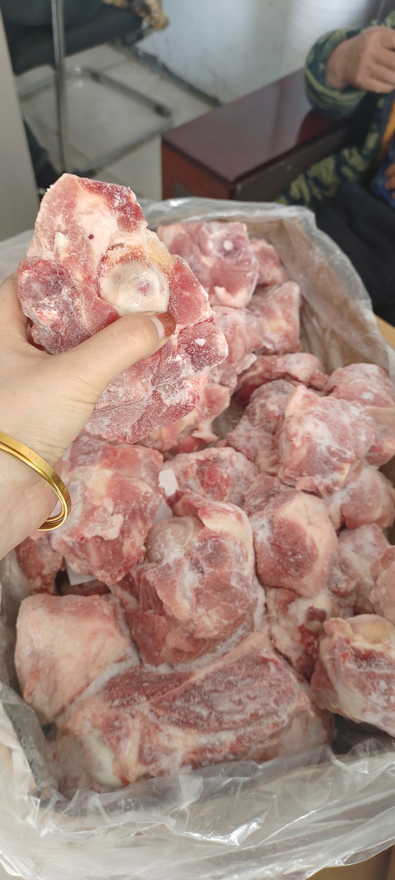 国产棒骨，带肉百分之五十