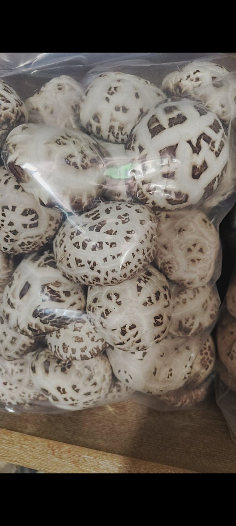 泌阳花菇甲天下，看下我家特产，规格齐全品食用菌之乡！