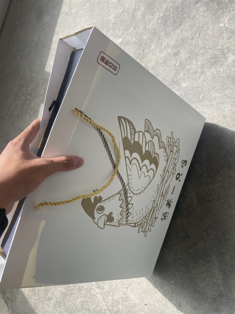 鸡场直供量大从优红壳蛋欢迎各位老板来电
