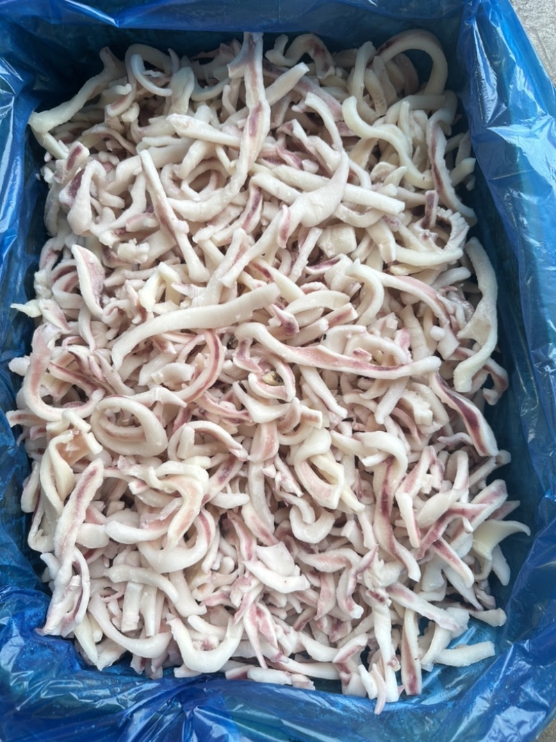 漂烫鱿鱼残条，纯干无冰衣，不缩水，适合食堂，