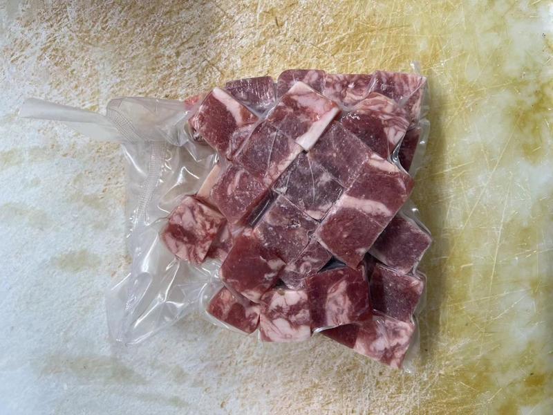 山东精品牛肉粒，真空包装，品质保证，欢迎选购