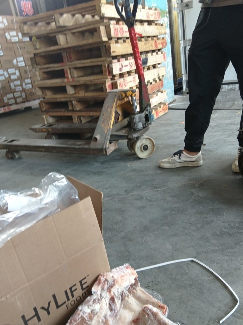 正宗土猪肉新鲜宰杀价格美丽美味佳肴欢迎大家品尝