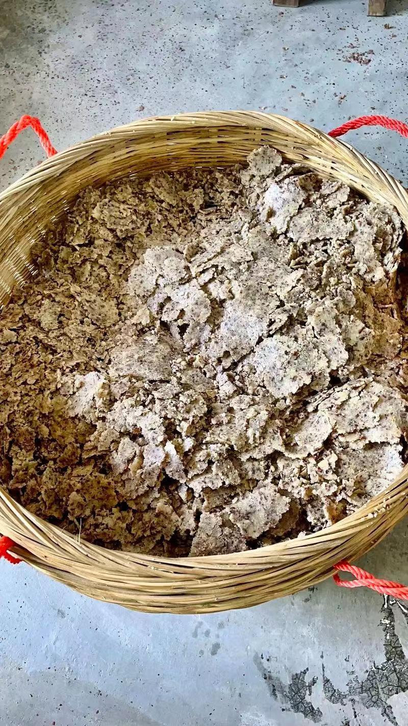 农家自榨纯正花生油，一手货源，诚信经营，货源充足