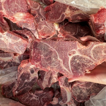 鲜满肉牛脖骨