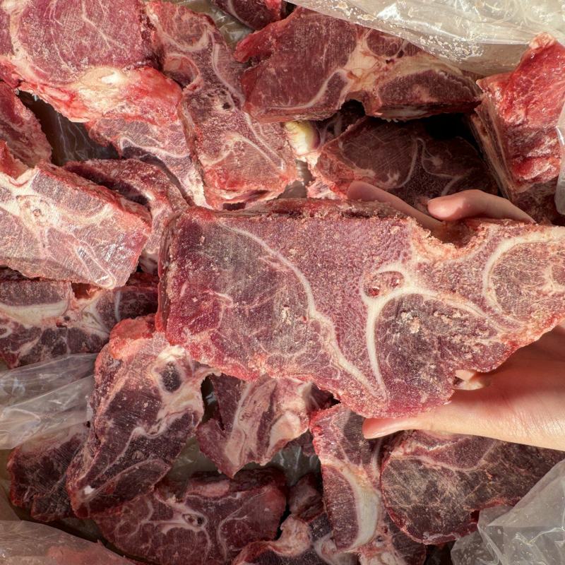鲜满肉牛脖骨