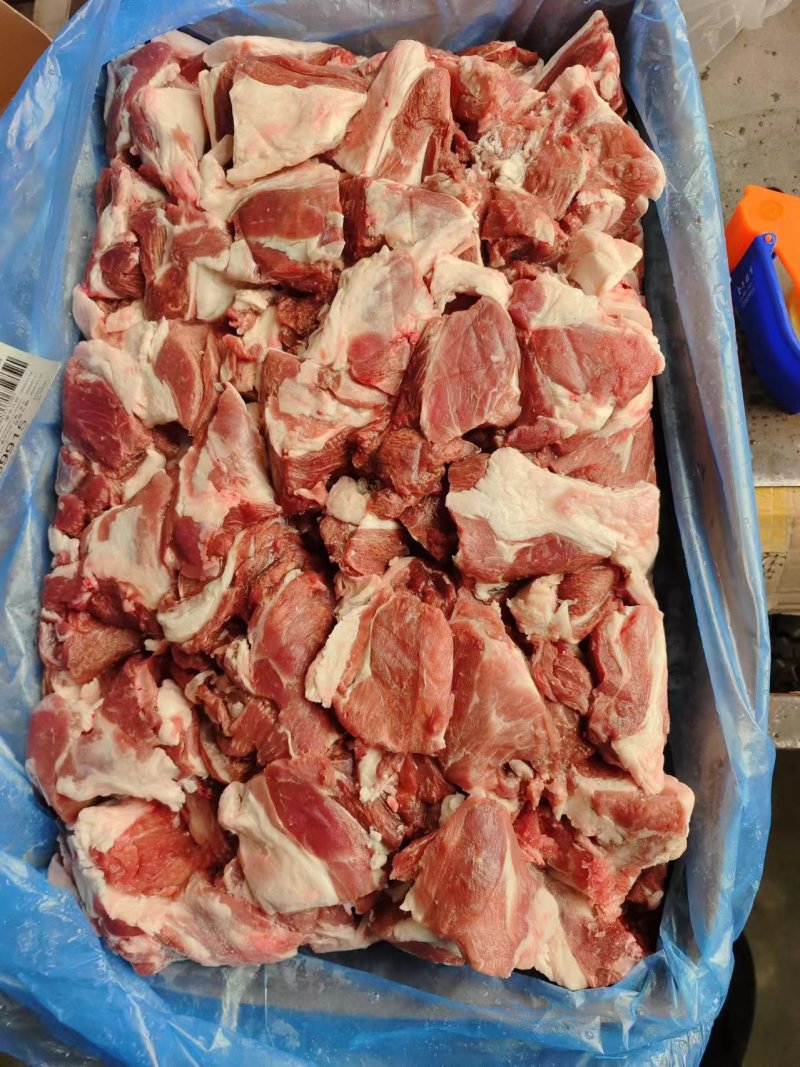 羔羊肉块，穿串，炖羊肉，切片羊汤，干煸孜然都可以。