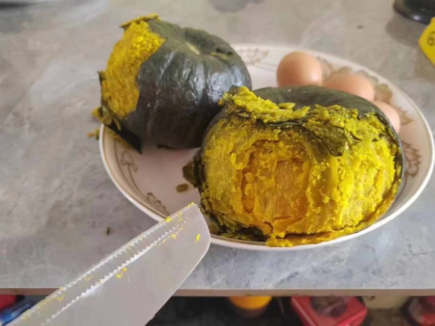 绿板栗南瓜切开展示果肉