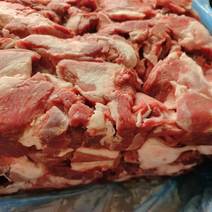 羔羊肉块，颜色新鲜，都是大块的，可以切块，穿串