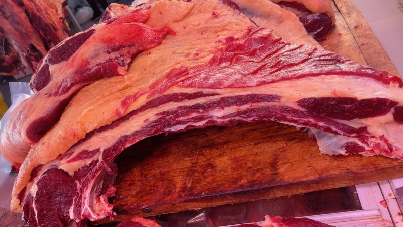 内蒙古锡林郭勒黄牛肉，纯草饲十斤一块，