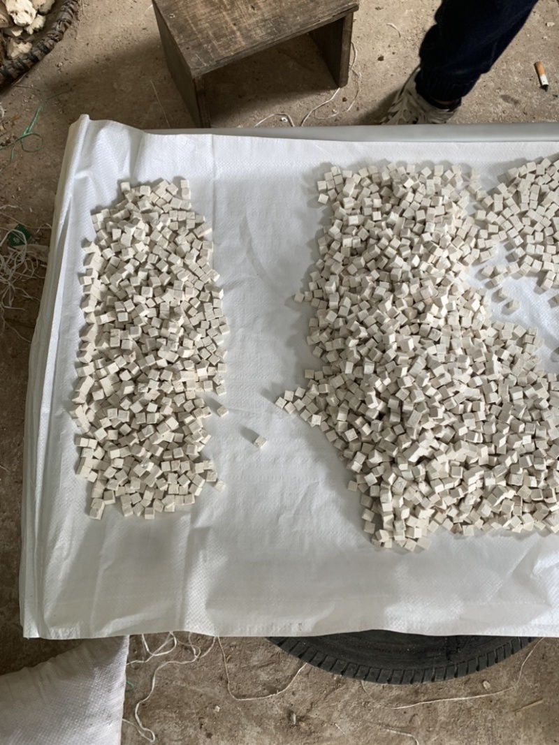 带皮茯苓块、鲜茯苓、中心丁、特心丁、夹木块