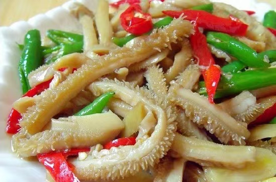 一盘色泽鲜艳、香气扑鼻的鲜椒炒牛肉 鲜椒炒牛肉成品图