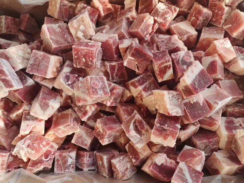 三黄鸡黄焖块
