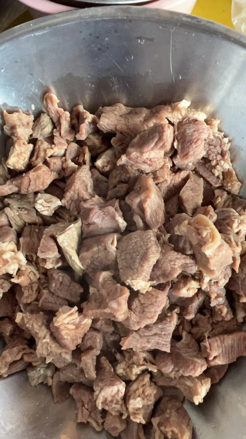 熟牛腩粒半成品商用9成熟牛肉面馆米粉中餐店餐饮商用牛肉